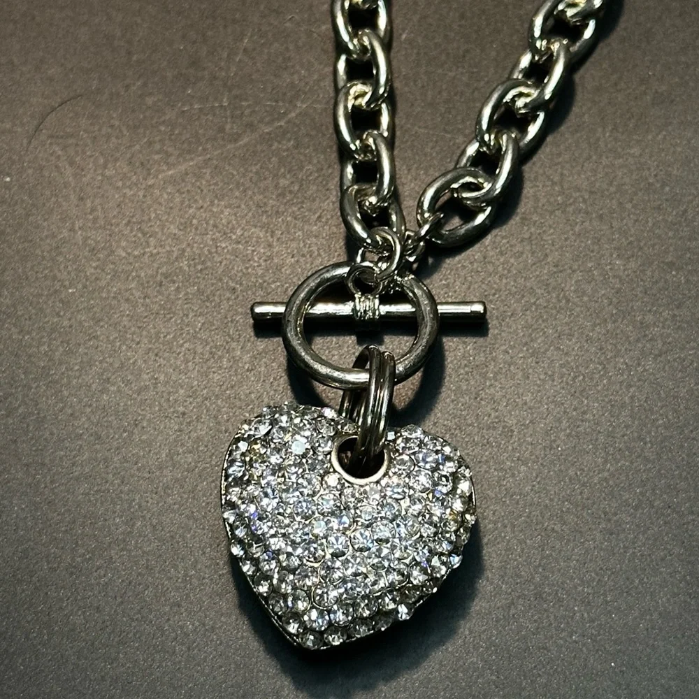 Sparkly Heart Necklace ❤️ - Picture 4 of 4